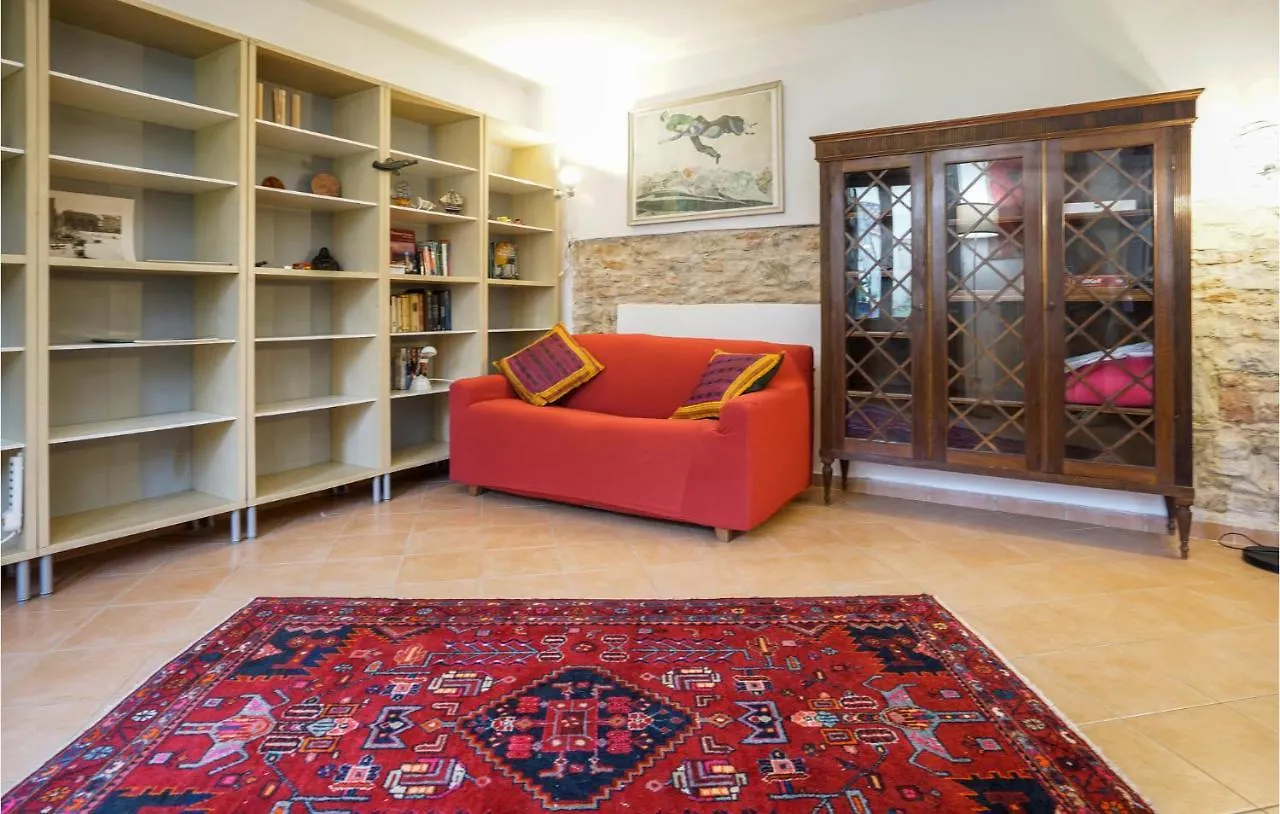 1 Bedroom Stunning Apartment In Firenze